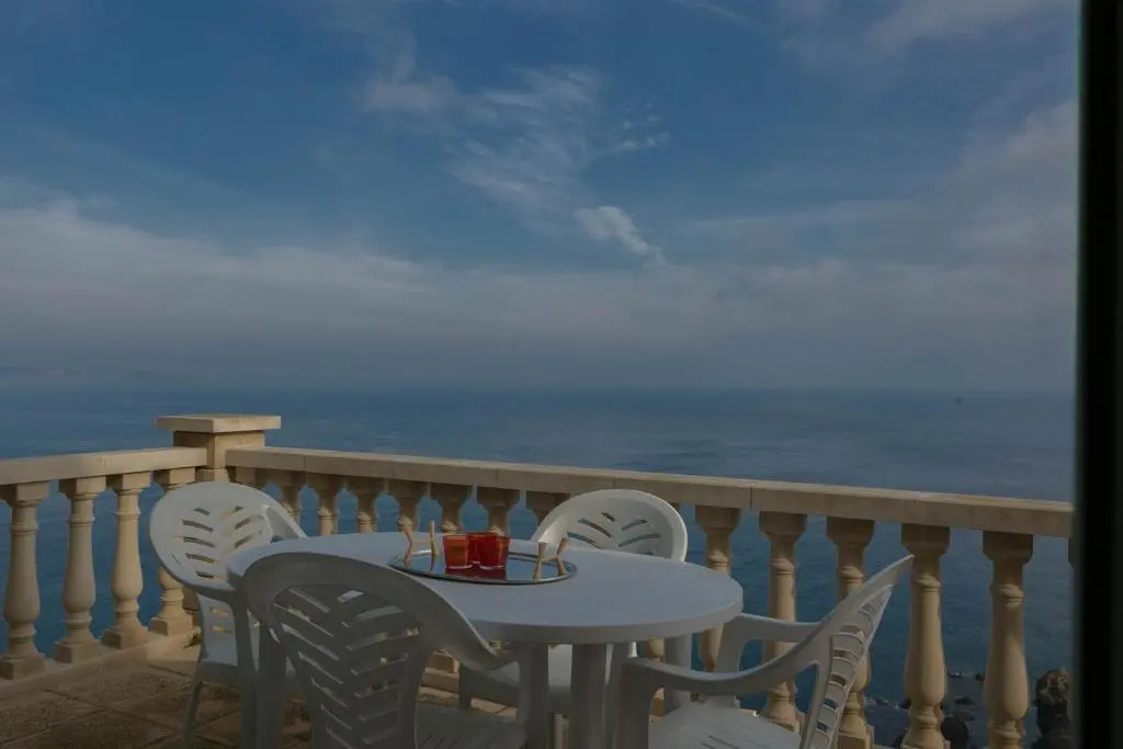 3 bedroom apartment in Aiguafreda, Begur. Sea views and Terrace (Ref:H26)