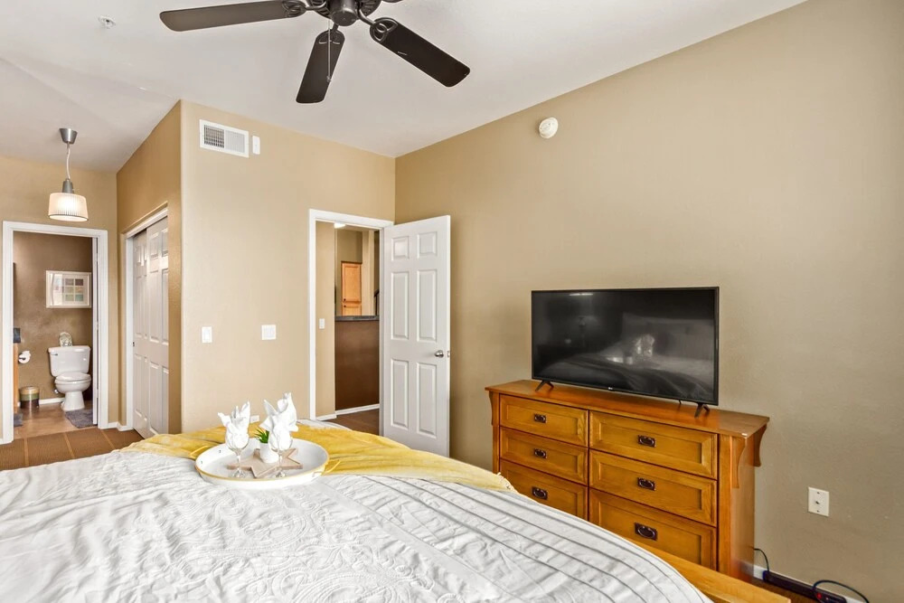 The Edge #2111 Scottsdale 3 Bedroom Condo by Redawning