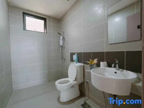 TypeB-10pax-5Bedroom-Balcony-IOICityMall-UKM-C180- Cheras