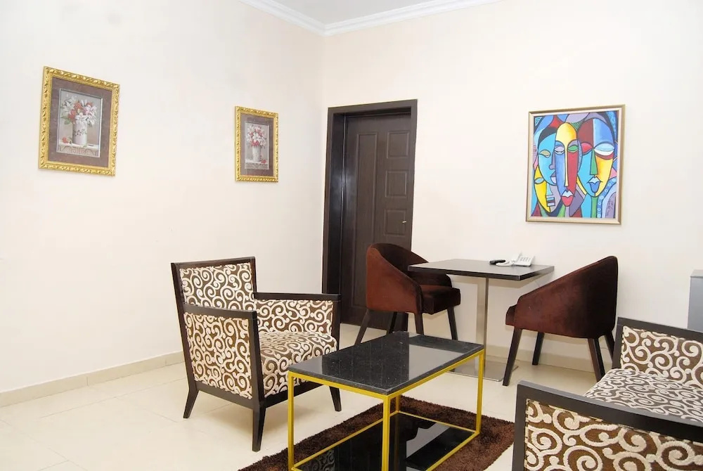 Kings Celia Hotel & Suites