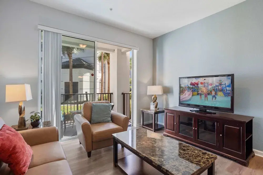 Cozy Condo w FREE Vista Cay Resort Access