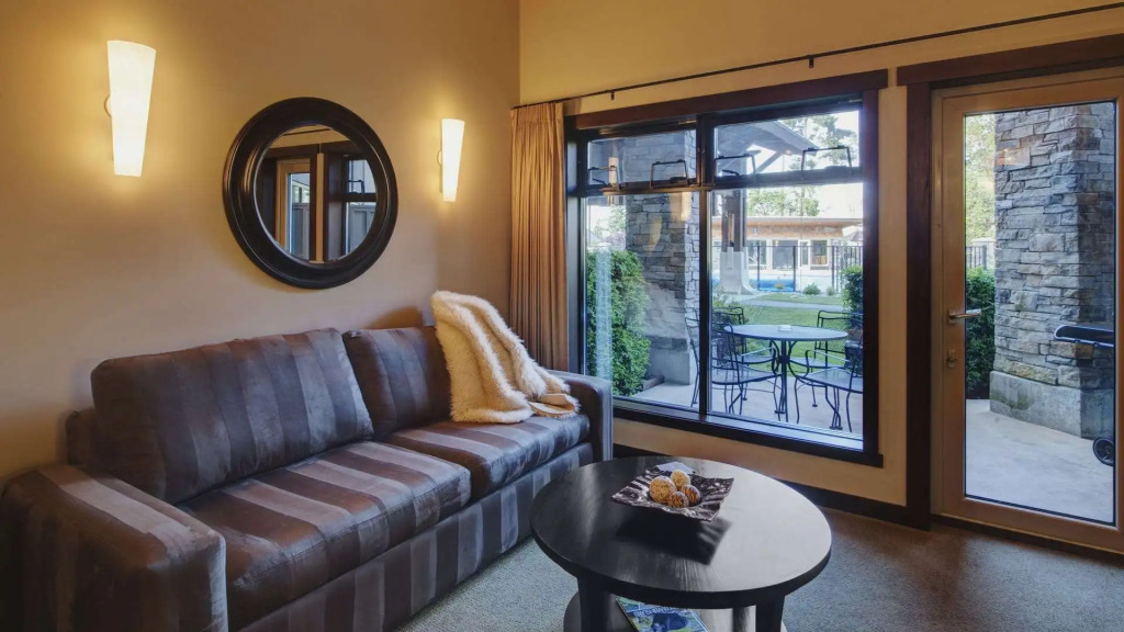 Sunrise Ridge Waterfront Resort