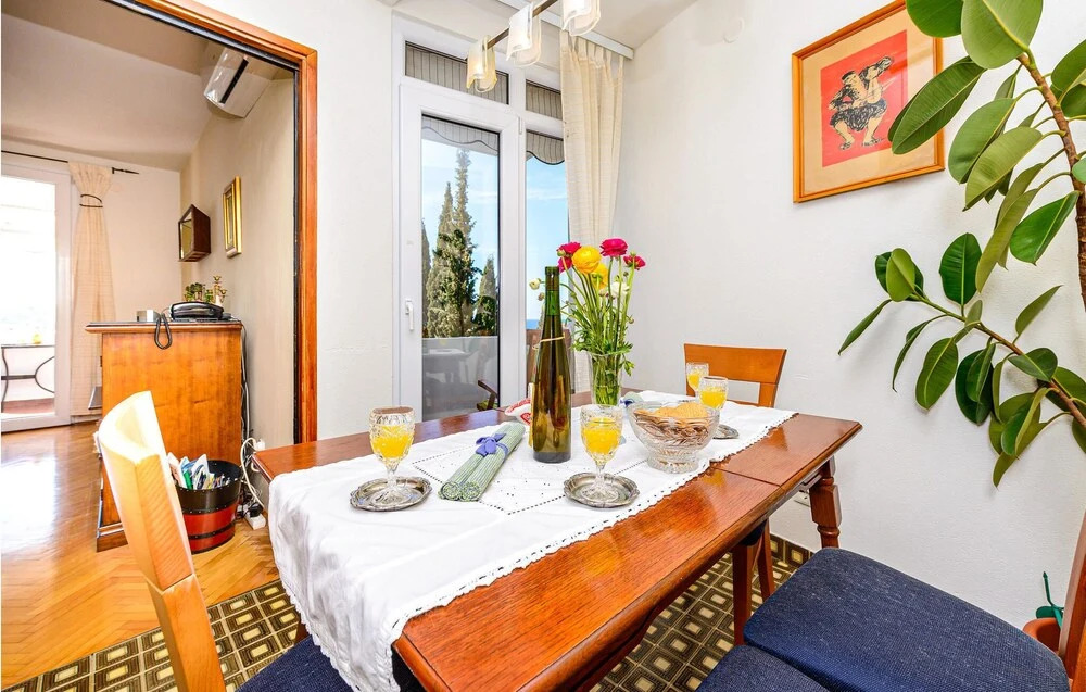 Amazing Apartment in Dubrovnik With Wifi and 2 Bedrooms