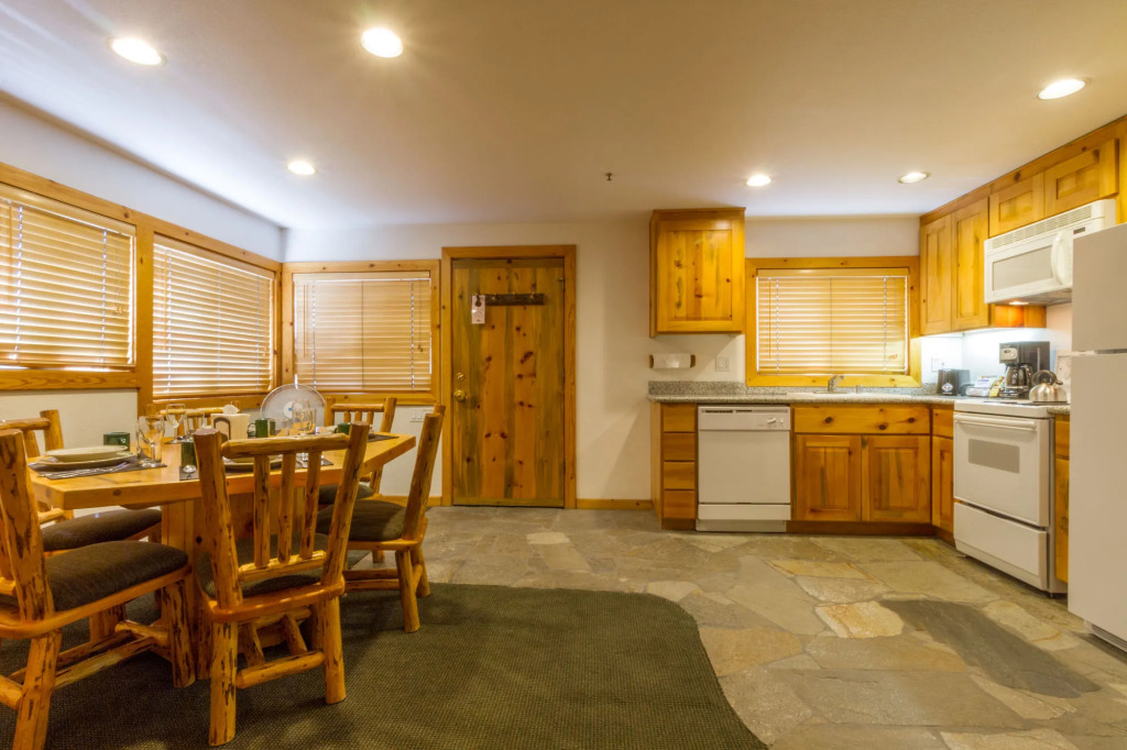 Red Wolf Lakeside Lodge