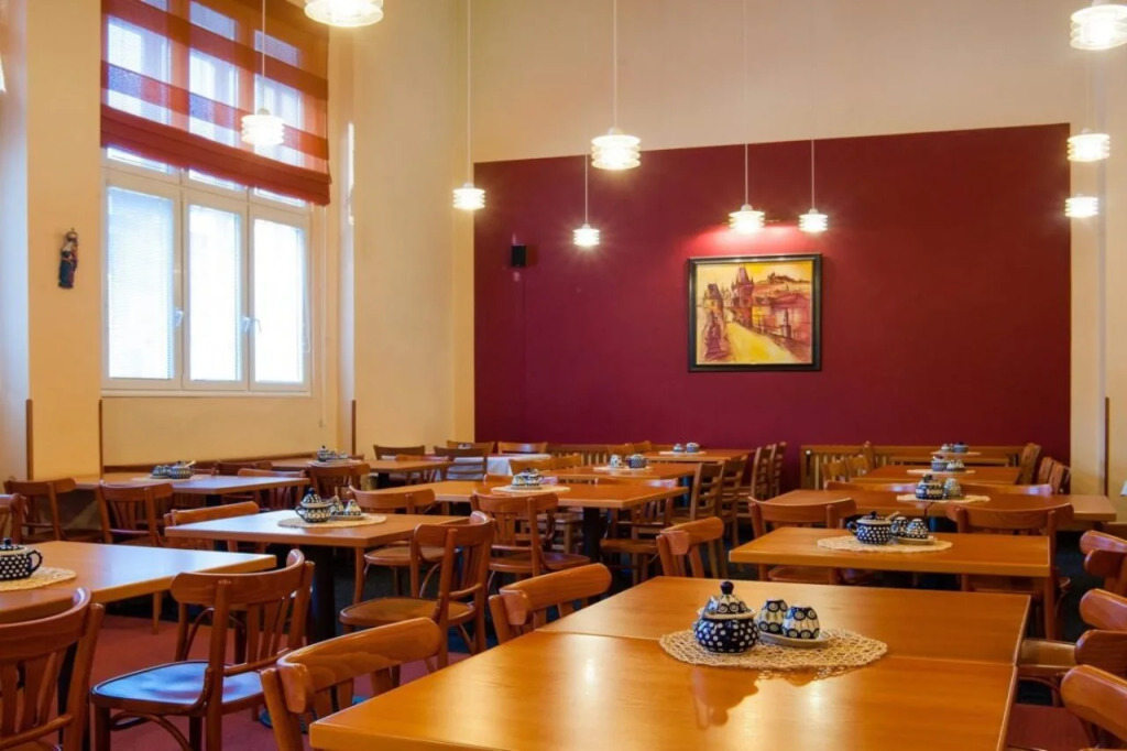 Cloister Inn Hotel