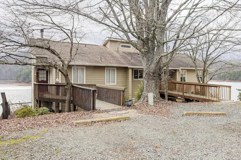 Fire Pit & Boat Dock: Lake Chatuge Townhome!