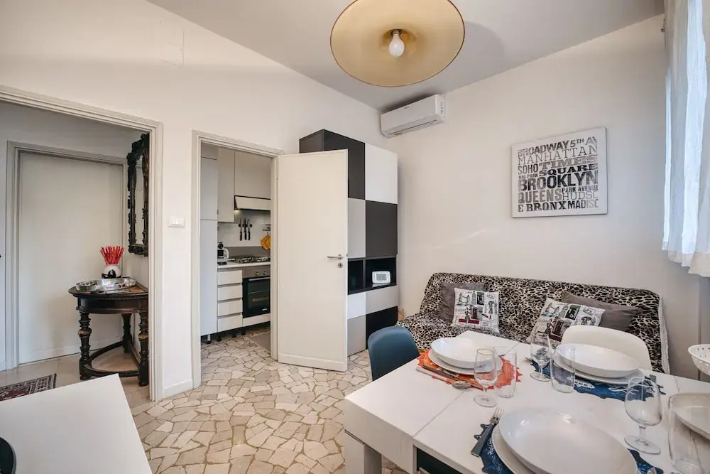 Modern Apartment Sant Orsola by Wonderful Italy