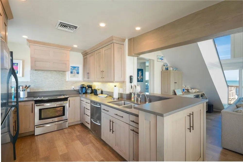 6847S - Atlantic Avenue Home	- 4Br Home