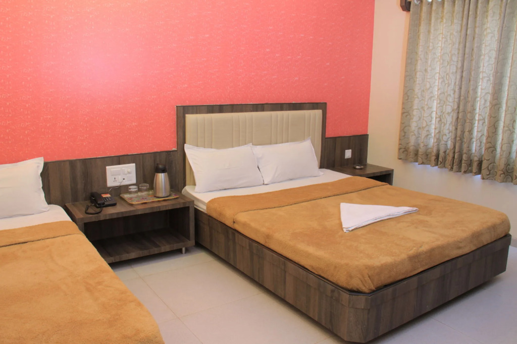 Hotel Sai Gurusthan