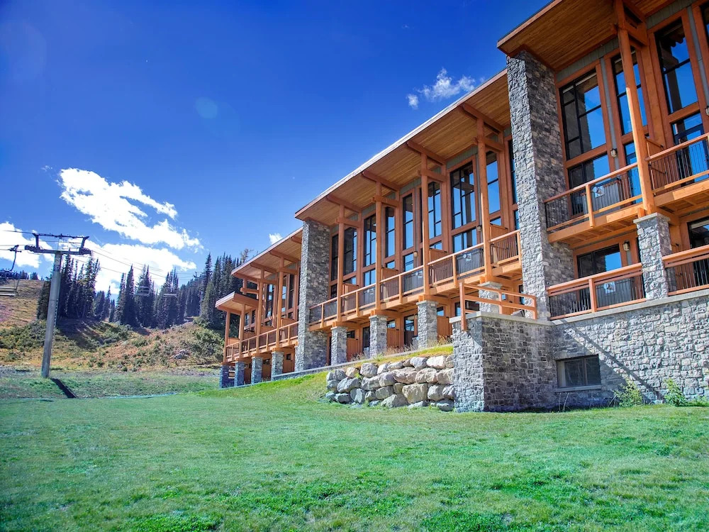 Sunshine Mountain Lodge