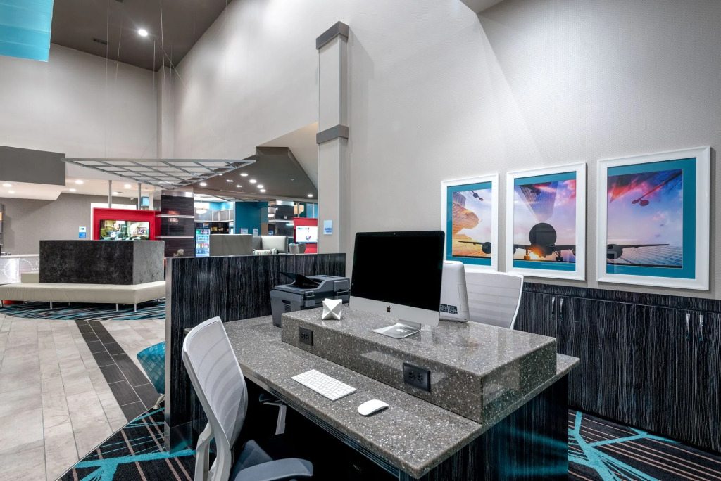 Holiday Inn Express & Suites - Charlotte Airport by IHG