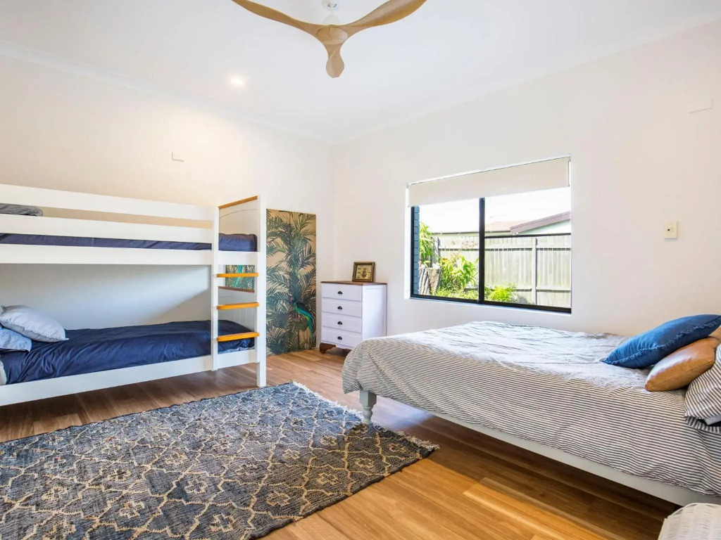 Saltbush Cottage Pet Friendly 1 Min Walk to Beach