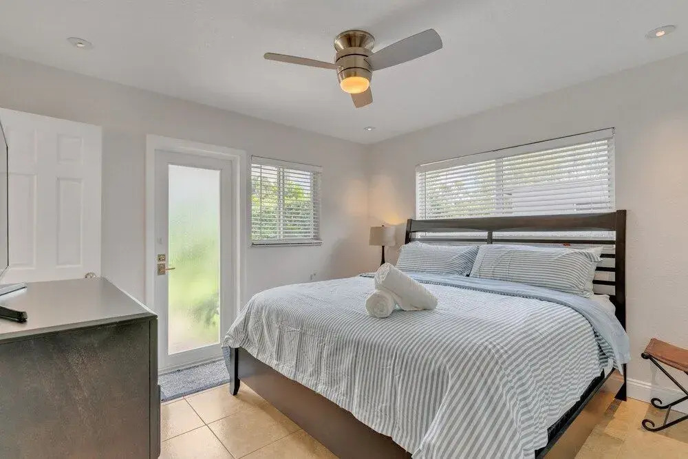 Shangri-la 3 Bedroom Home by RedAwning