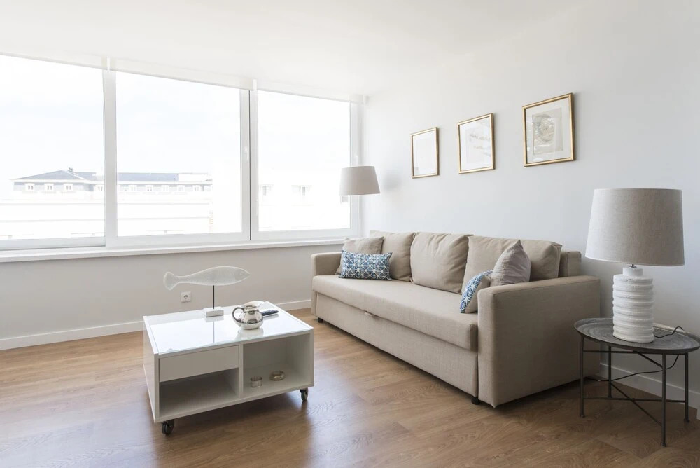 Elegant and Bright Apt Estoril by LCH