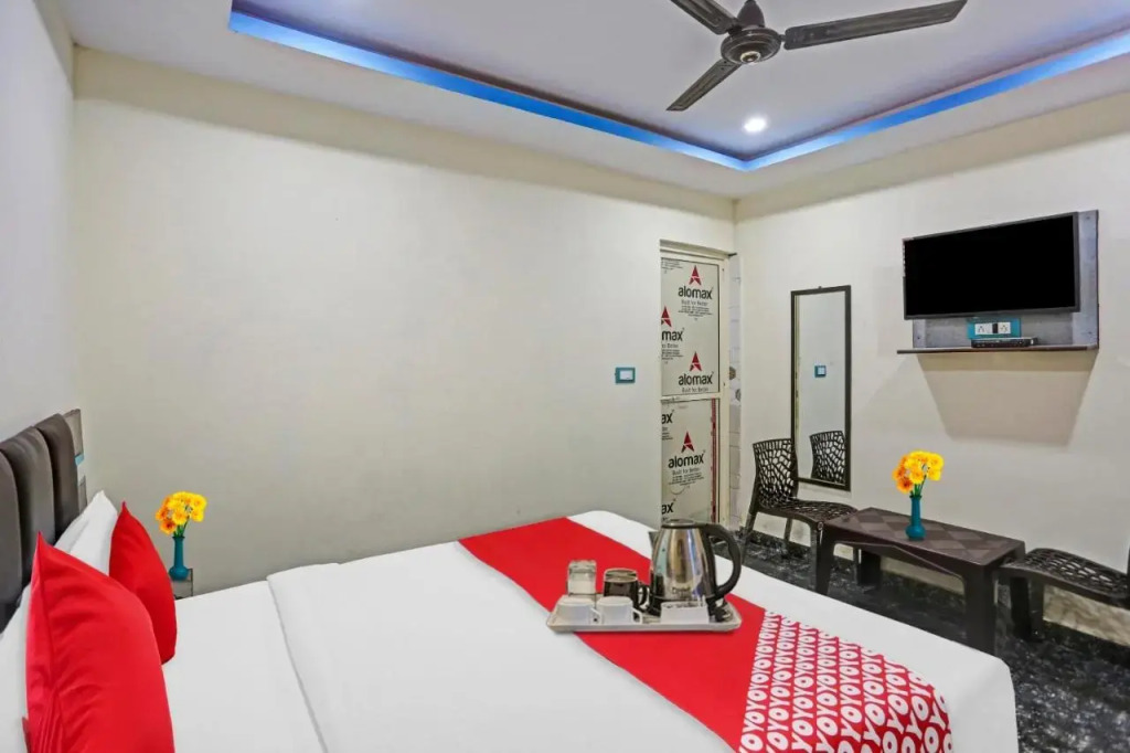 OYO Flagship 70297 Royal Palace Guest House