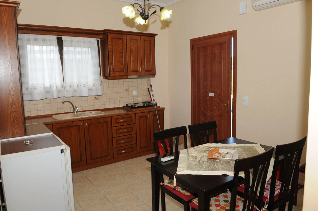Toulas Apartments