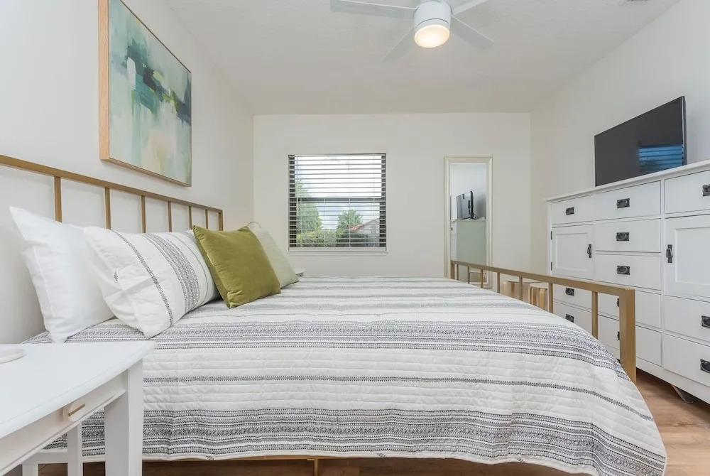 Fully Renovated 3/2 Private Beachside Home 3 Bedroom Home
