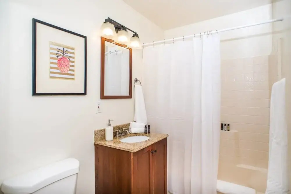 Stylish 2br/1ba in the Heart of PB by Domio
