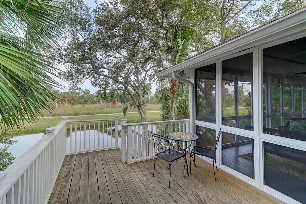 22 Twin Oaks