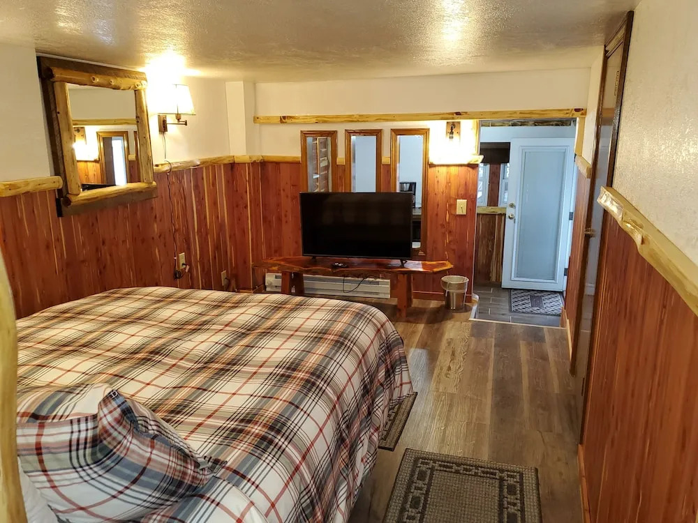 Log Cabin Inn