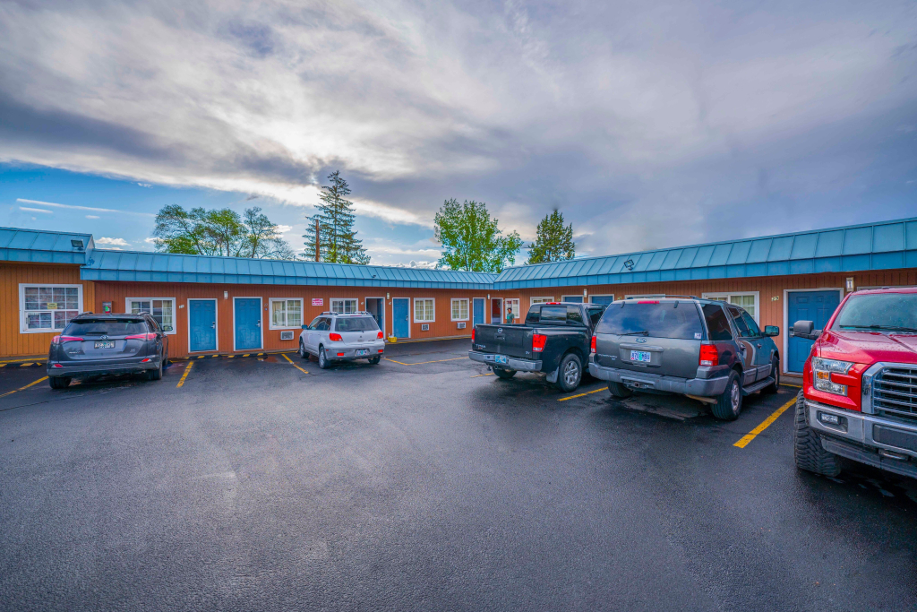 Royal Gateway Motel