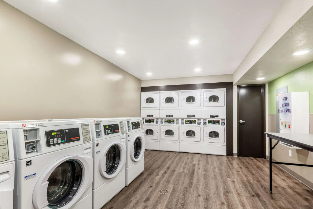 WoodSpring Suites Indianapolis Airport South