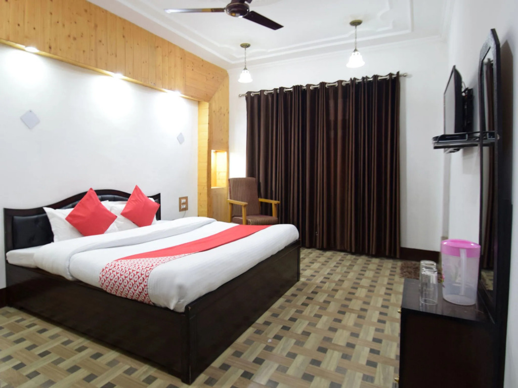 OYO 5395 Maple Inn Resort