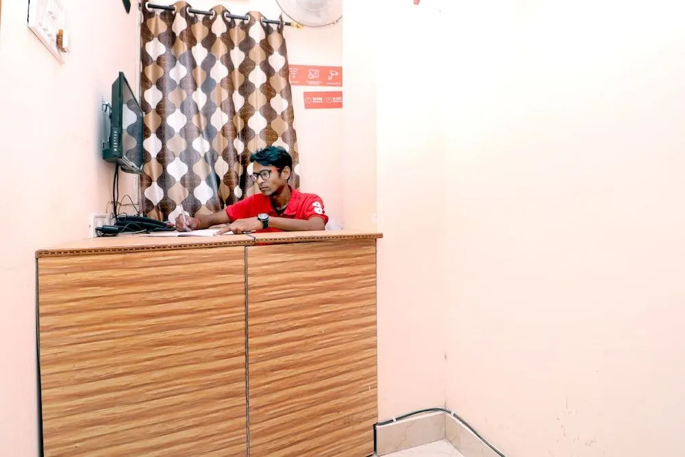 OYO 43966 Jaura Inn