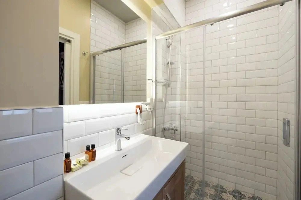 Level Suites