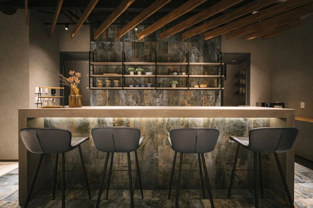 R Hotel Namba South