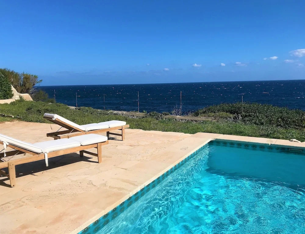 Villa en Cala Serena en primera linea de mar