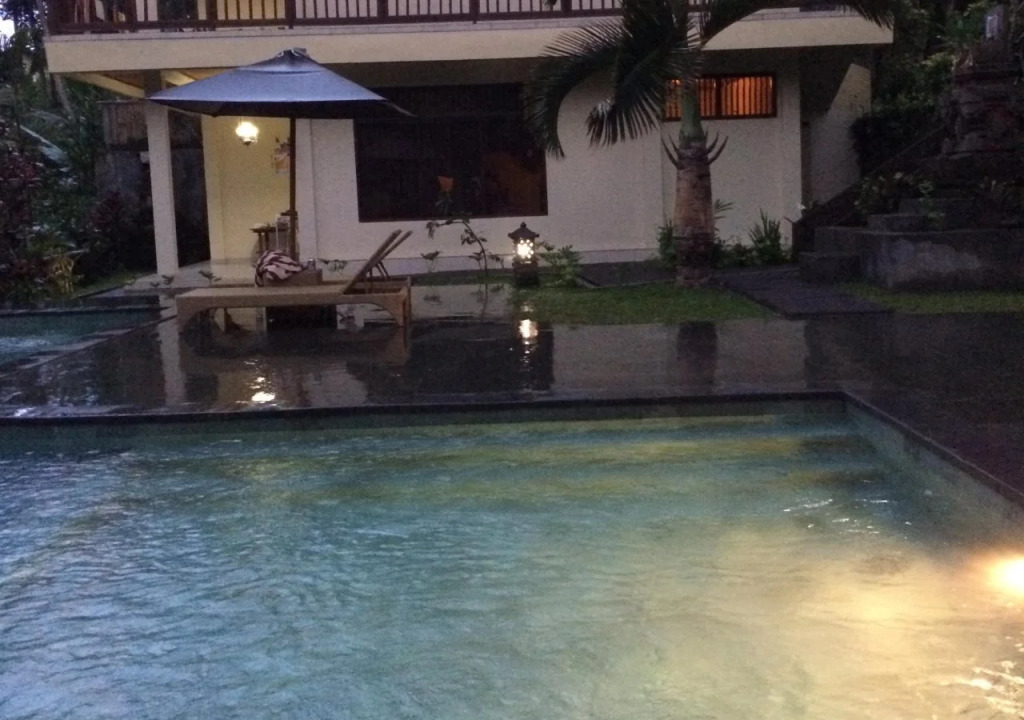 Raka Rai Bungalows