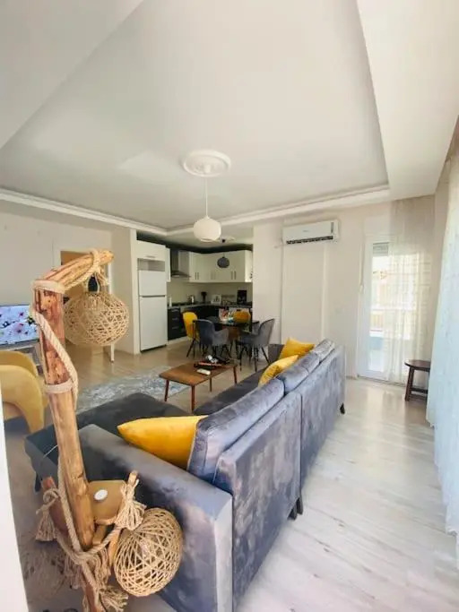 Aether House No7,Old Town, Beach, Central, Netflix