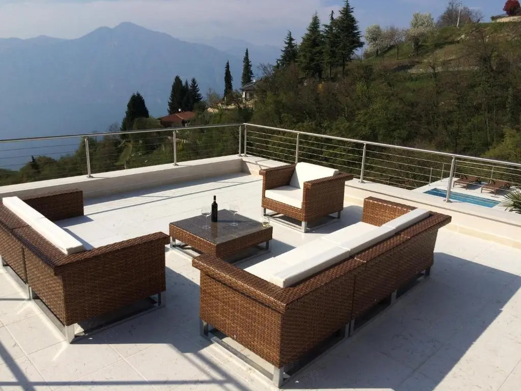 Zeno Suites