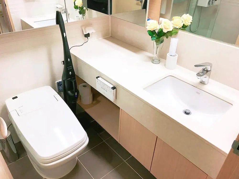 The November Stay in Songdo Honestar