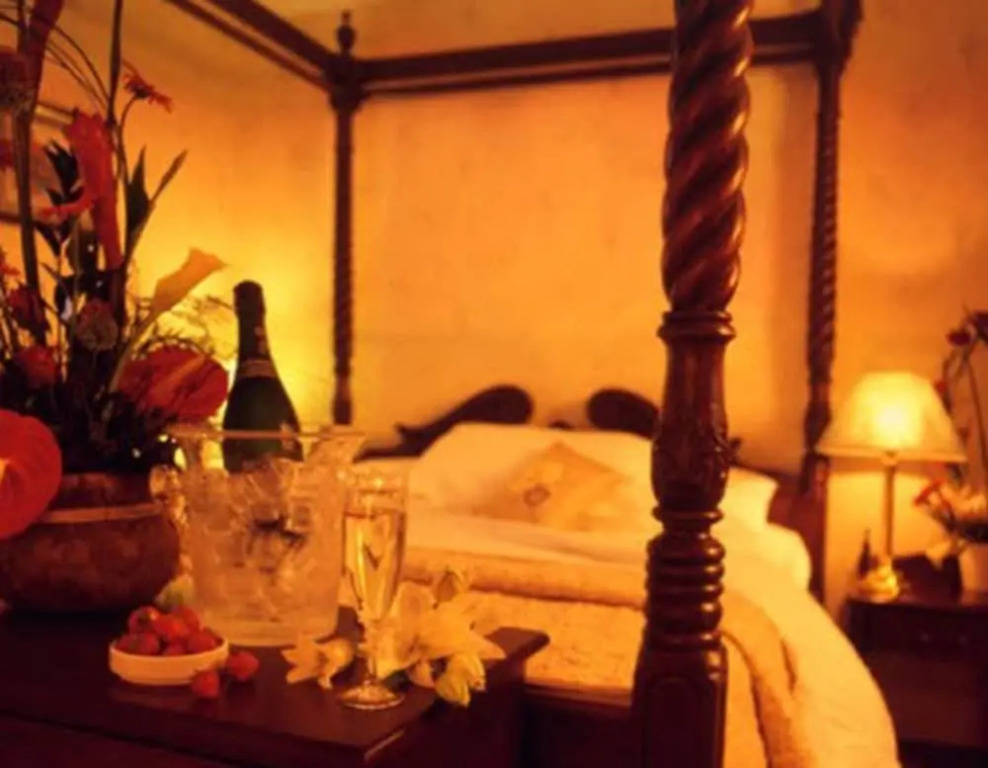 The Royal Arms Hotel Room Only