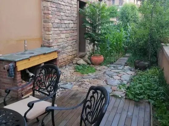 Badaling Peacock City Hill Villas