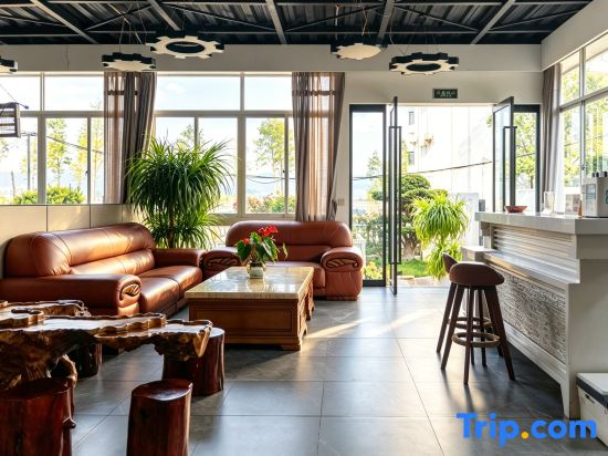 Hersy Vista · Hesi | 270° Panoramic Erhai-Cangshan View Boutique Stay