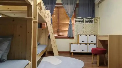Yeojamani Guesthouse (Female Only)
