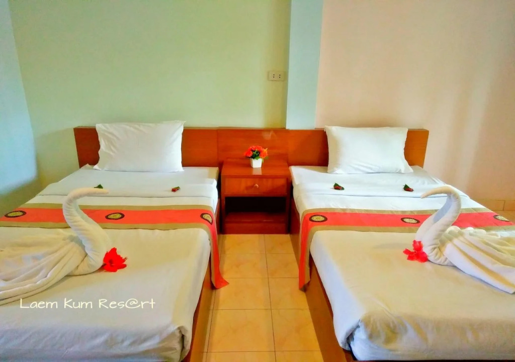 Laem Kum Beach Resort & Seafood