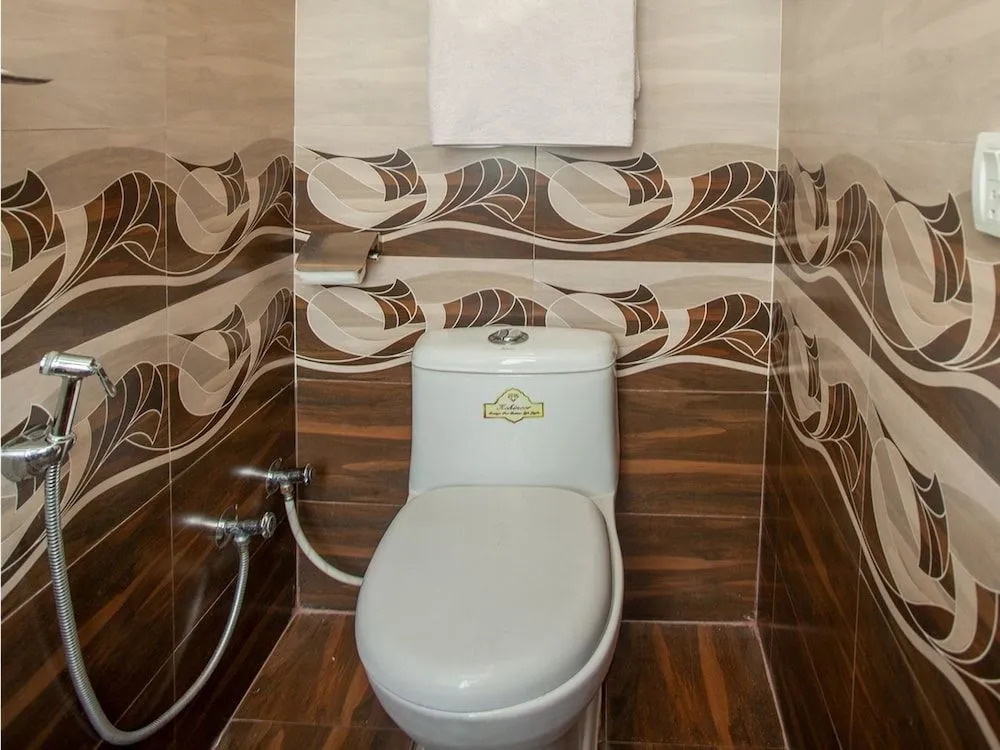 OYO 168 Divine Guest House