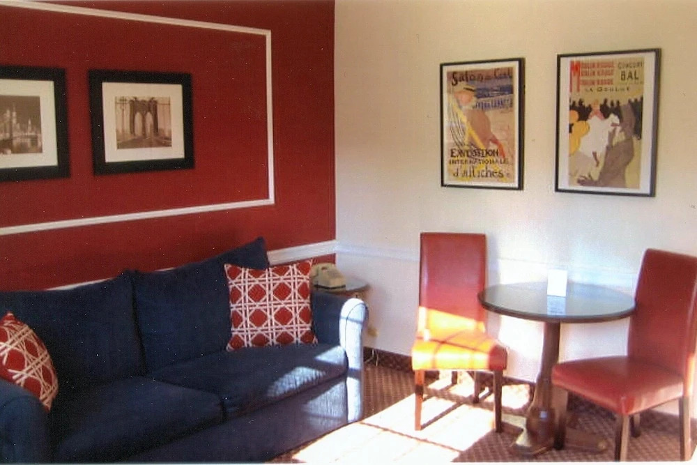Whitman Motor Lodge