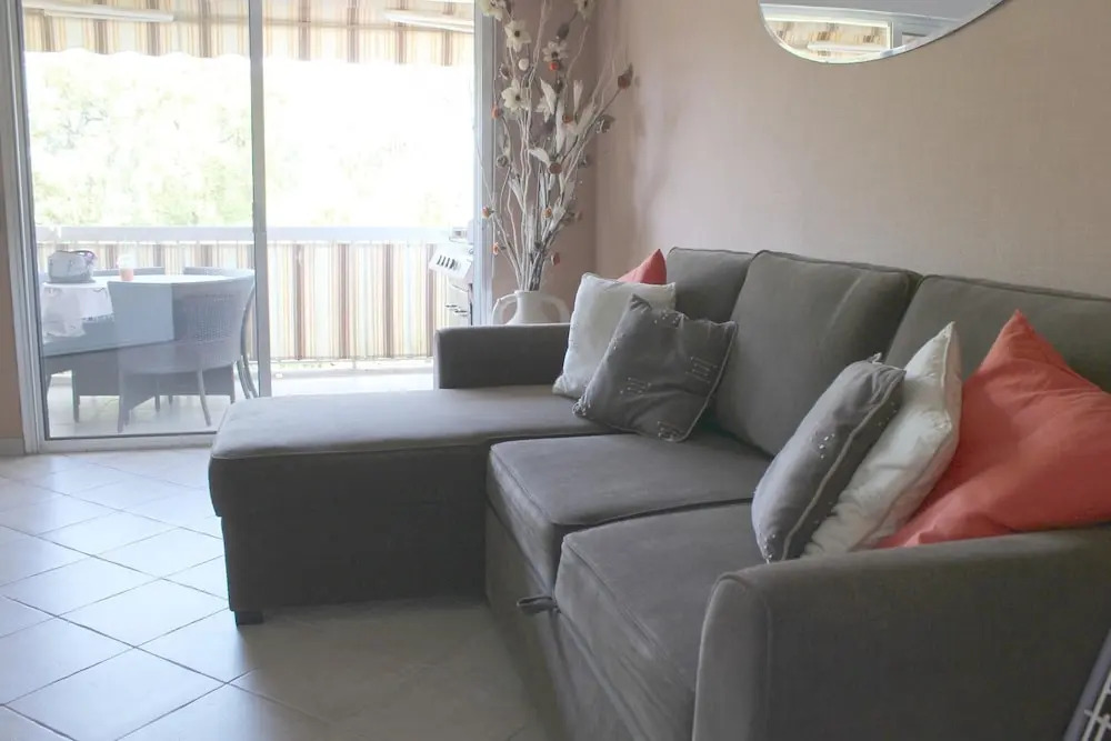 Studio in Saint-raphaël, With Pool Access and Furnished Terrace - 5 km