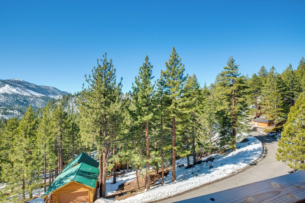 Scenic Home w/ Sauna - 7 Mi to Heavenly Mountain!