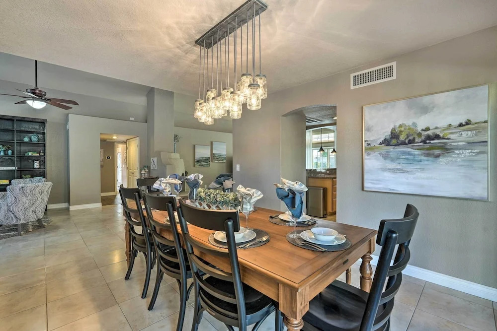 Near Golf! Snowbird Poolside Escape in Scottsdale