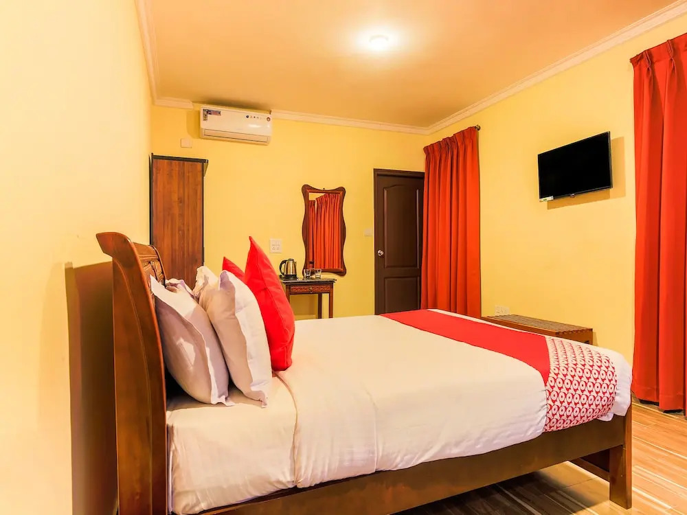 OYO 22410 Mandovi Riverfront Hotel By Ben Hospitalities