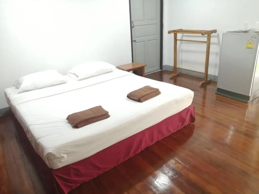 Jansom Beach Resort