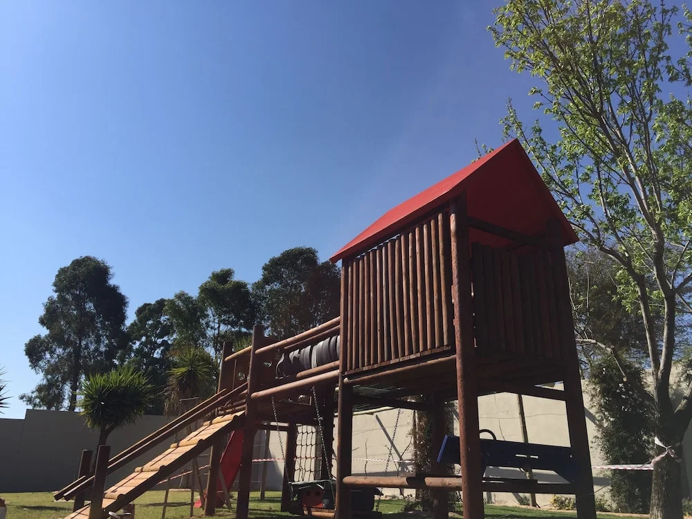 Hippo River Lodge