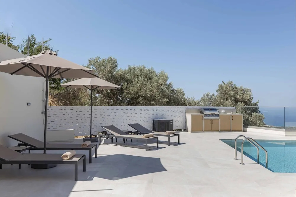 Villa Santa Ιrini 1 - With Heated Pool