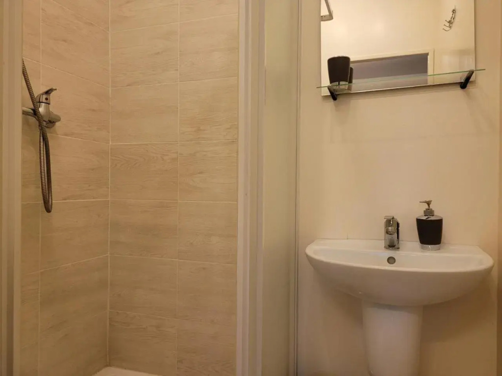 APARTMÁN ROŽŇAVA city & parking